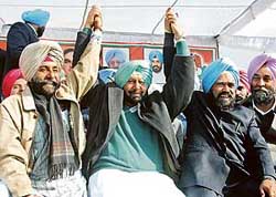 Mr Jagmeet Singh Brar, Capt Amarinder Singh and Mr Shamsher Singh Dullo at the Maghi Fair in Muktsar on Saturday.