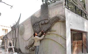SUPERSONIC: Artist Narender Thakur and his team work on the war footing to complete the spectators’ gallery