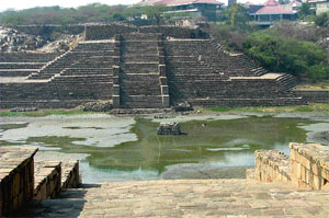The sun pool from which Surajkund derives its name.