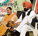 Jagmohan Kang (right) with his wife at his residence in Chandigarh