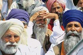 QUESTION MARKS ON THEIR FACES: Punjab farmers protest at Jantar Mantar in New Delhi against the governments anti-farmer policies