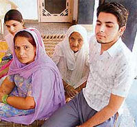 Daughter, wife, mother and son of Somi Chand.