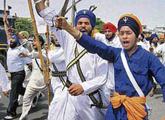 Vociferous Sikhs at a rally on NH-1 at Khanna.