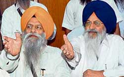 SGPC president Avtar Singh Makkar announces the decisions taken by the executive committee on the Dera Sacha Sauda issue in Amritsar on Wednesday.