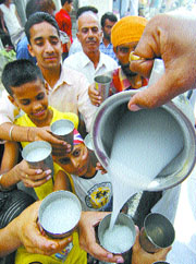 To beat the heat, ‘chabeels’ are being organised at every nook and corner of the city.