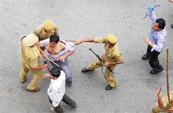 The police lathi charged BJP workers outside Vidhan Sabha