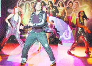 Punjabi pop singer Mika sets the stage on fire in Jalandhar.