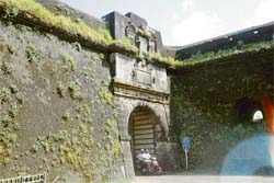 The gate to Daman Fort