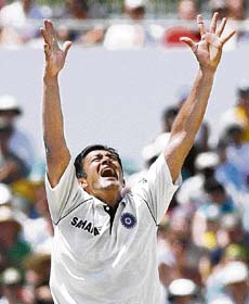 Skipper Anil Kumble celebrates the wicket of Andrew Symonds on Day Four of the third Test match between India and Australia at the WACA stadium in Perth
