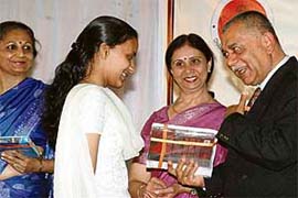 Pradip Mehra distributes prizes during the prize distribution ceremony at GCG-42 in Chandigarh