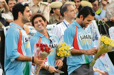 Yuvraj Singh, Sachin Tendulkar and Mahendra Singh Dhoni happy together at the Ferozshah Kotla grounds in New Delhi