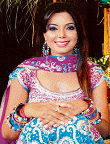 Apart from being a TV anchor, Satinder Satti is also an actress, poet, dancer and singer