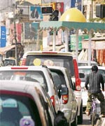 Long queue of vehicles on Bhai Bala Chowk