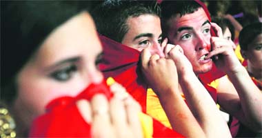 Spains fans await the penalty shootout during their teams Euro 08 quarterfinal against Italy in Vienna
