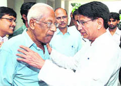 Rashtriya Lok Dal leader Ajit Singh with CPI general secretary A.B. Bardhan in New Delhi on Thursday
