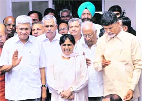(From left): UNPA-Left leaders Prakash Karat, Debabrat Biswas, Mayawati, A.B. Bardhan, Chandrababu Naidu and others, after the luncheon meeting at TDP leader Yerran Naidus residence in New Delhi