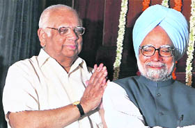 Prime Minister Manmohan Singh and Lok Sabha Speaker Somnath Chatterjee at Bal Gangadhar Tilaks birth anniversary celebrations in the Central Hall of Parliament on Wednesday.