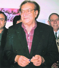 Ahmed Faraz has left a sizeable corpus of poetry, prose and drama now available in four volumes.