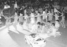 Tiny tots perform “Fun on the beach” during the annual function of the junior wing of Yadavindra Public School in Patiala