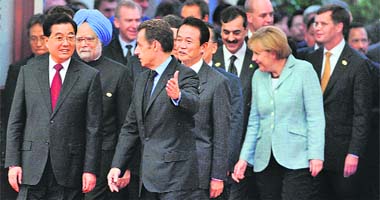 From Left) Chinese President Hu Jintao, Indian Prime Minister Manmohan Singh, French President Nicolas Sakozy, Japanese Prime Minister Taro Aso, Pakistan Prime Minister Yousaf Raza Gillani and German Chancellor Angela Merkel at the seventh Asia-Europe meeting in Beijing