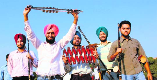 The gabrus on campus get into bhangra mode at on the eve of Aaghaaz nit