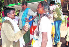 Canvassing and discussions on at Baranji village in Chitrakoot Assembly segment in central Bastar.