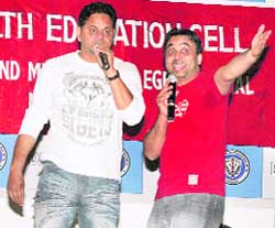 Commedians Bhagwant Mann and Jaggi entertain people at Hero Heart Dumra Auditorium in Ludhiana.
