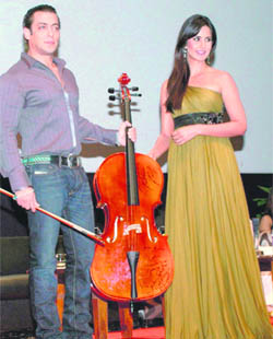 Bollywood stars Salman Khan along with Katrina Kaif during the promotion of Director Shubhash Ghai's forthcoming film Yuvraaj in Mumbai