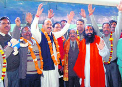 Members of the Hindu jatha, which returned from Pakistan, at Attari railway station on Monday