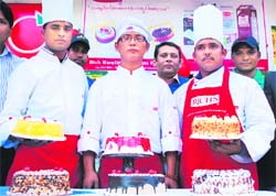 Icing on the cake: Chefs demonstrate innovative ideas to decorate the cake