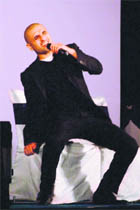 Host for the SJOBA cultural evening on Monday, prior to the winter ball, Vir Saran Das sure tickled the funny bone of the audience with his comic act.