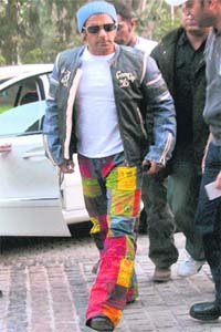 He is back with an extended fleet of bouncers. Attitude in place, a hatke style (check pants) and ‘don't disturb me’ written all over, Salman Khan walked into Taj-17