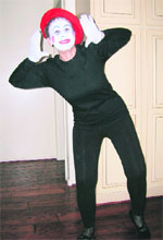 A mime artiste at work