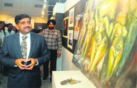 A student’s artistic perception of the nudes of Khajoraho on canvas