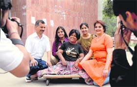 Gudiya (centre) Photo: Pradeep Tewari