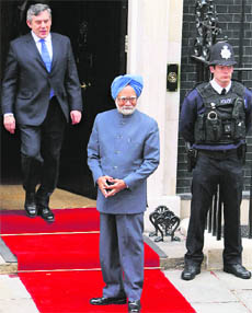 Prime Minister and British PM Gordon Brown, both economists, reviewed bilateral ties, urgency for a transparent banking system and need to deal with terrorism firmly at 10 Downing Street, London, on Wednesday.