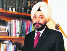 SP Singh comes across as a sharp, witty and well-informed anchor
