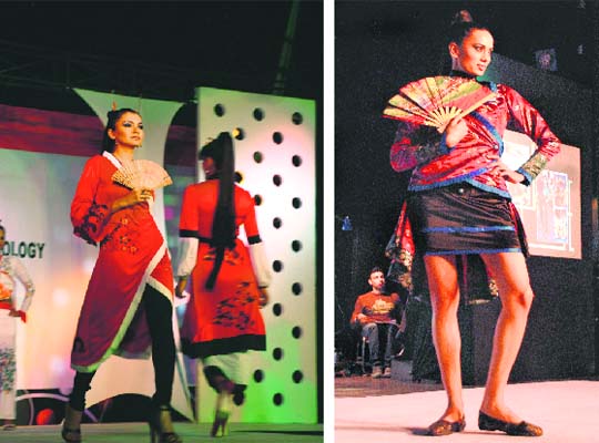 Fans can be quite a fashion accessory! These models at a fashion show in the tricity flaunt a handful