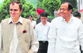 Union Home Minister P. Chidambaram (right) with Jammu and Kashmir Chief Minister Omar Abdullah in Srinagar