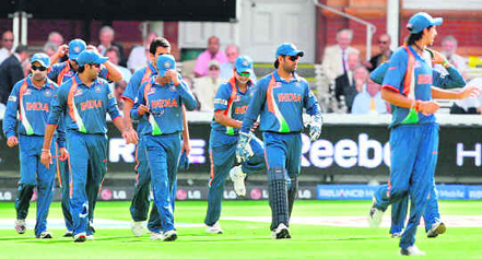 Despite Dhoni parading his whole team in front of the media, there is no denying the fact that there was lack of harmony between the skipper and his designated deputy Virender Sehwag.