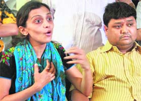 Rida’s aunt Ayesha Shaikh and father Sajid Shaikh address the media in Pune on Tuesday, a day after Rida died due to swine flu at a hospital