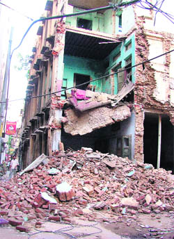 This dilapidated building in the Pindi Gali area created panic among the area residents, as parts of it fell on Saturday morning.