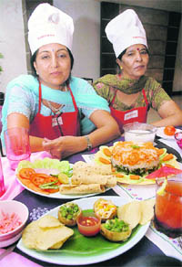 In an event organised by Tupperware on Thursday, Neera Gupta and Naresh Sharma were the winners of the Super Chef Contest Season 2.