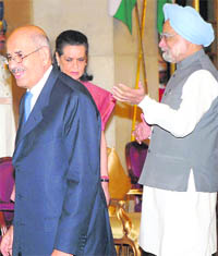 IAEA Director-General Mohamed ElBaradei with Prime Minister Manmohan Singh and AICC President and UPA chiarperson Sonia Gandhi after receiving the Indira Gandhi National Award for Peace from President Pratibha Patil at Rashtrapati Bhawan in New Delhi on Wednesday.