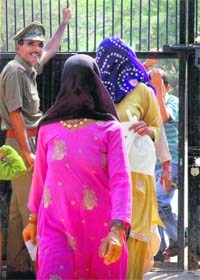 March for Democracy: Villagers going to cast their vote for Haryana Assembly poll at Kaithal