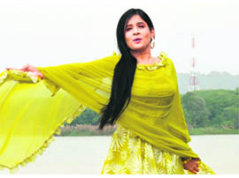After winning many a hearts with her voice, Miss Pooja, the renowned Punjabi singer, is making her debut with a double role in forthcoming Punjabi movie Panjaban - Love Rules Hearts.