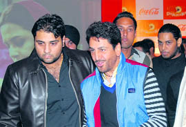 Punjabi singer Gurdas Maan at Hotel Mountview for the Coca Cola event, Meet Gurdas Maan, where he presented gifts and greeted lucky winners chosen during the quiz contest.