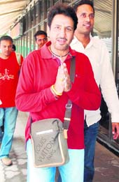 Gurdas Maan was caught by Tribune lensman S Chandan at the Chandigarh Airport.