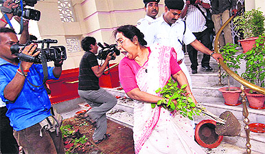 Cong legislator Kumari Jyoti on a rampage outside the Assembly on Wednesday.