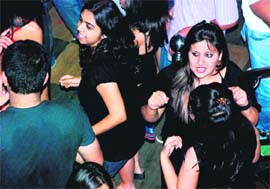 city joints rock as youngsters celebrate Friendship Day
